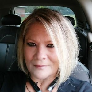 Meet your Posher, Dana